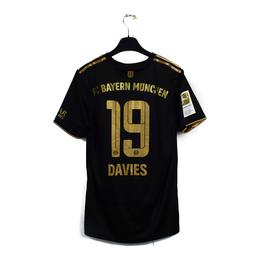 2021/22 - Bayern Munich - Davies #19 (M)