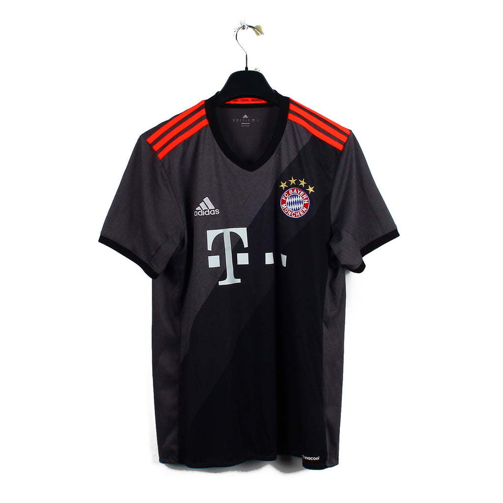 2016/17 - Bayern Munich - Lewandowski #9 (M)
