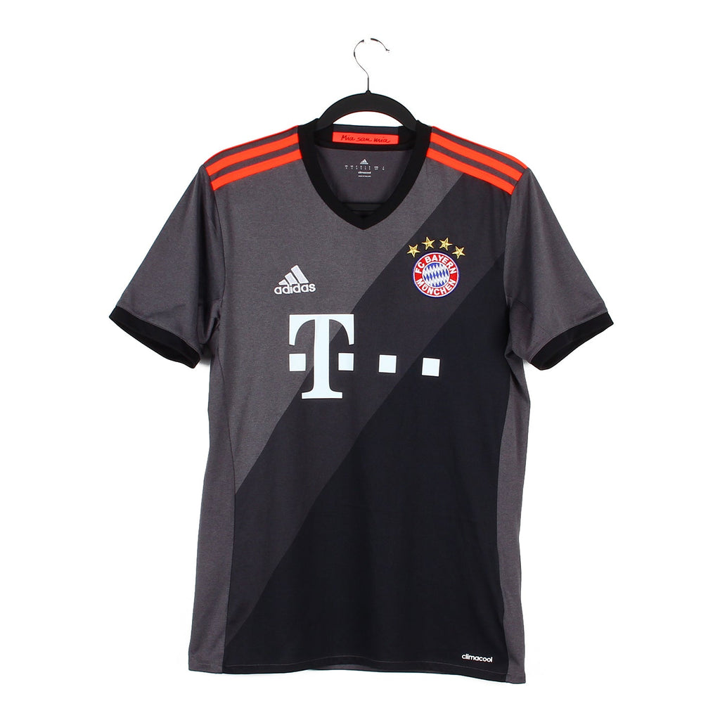 2016/17 - Bayern Munich (S)